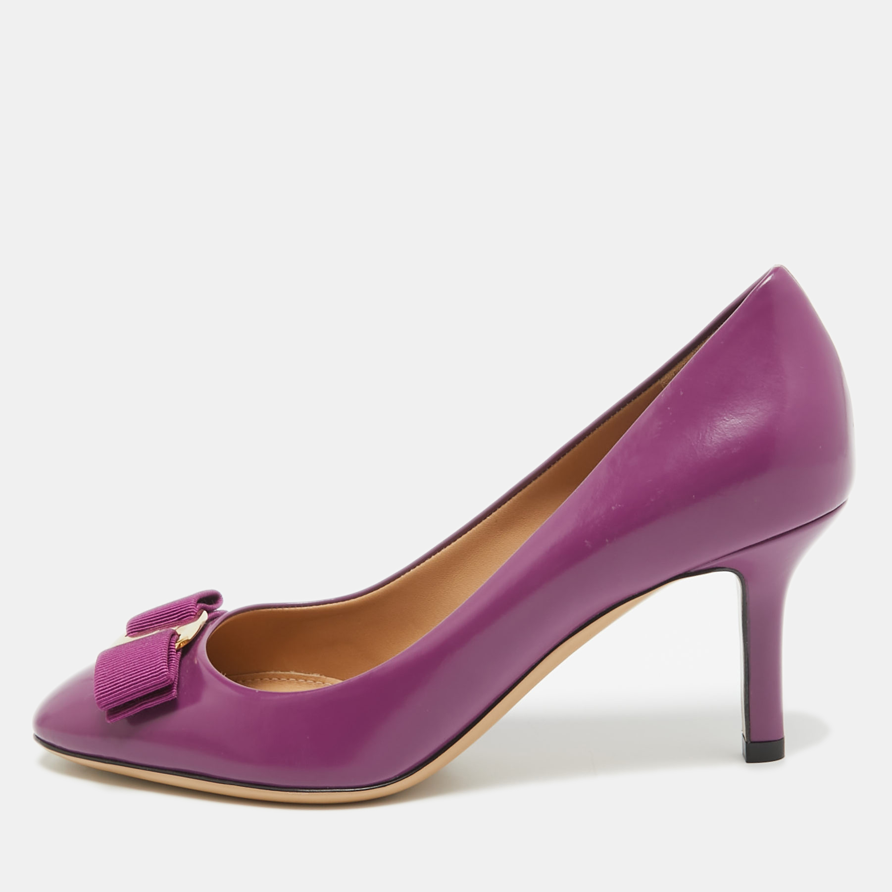 

Salvatore Ferragamo Purple Patent Leather Vara Bow Pumps Size