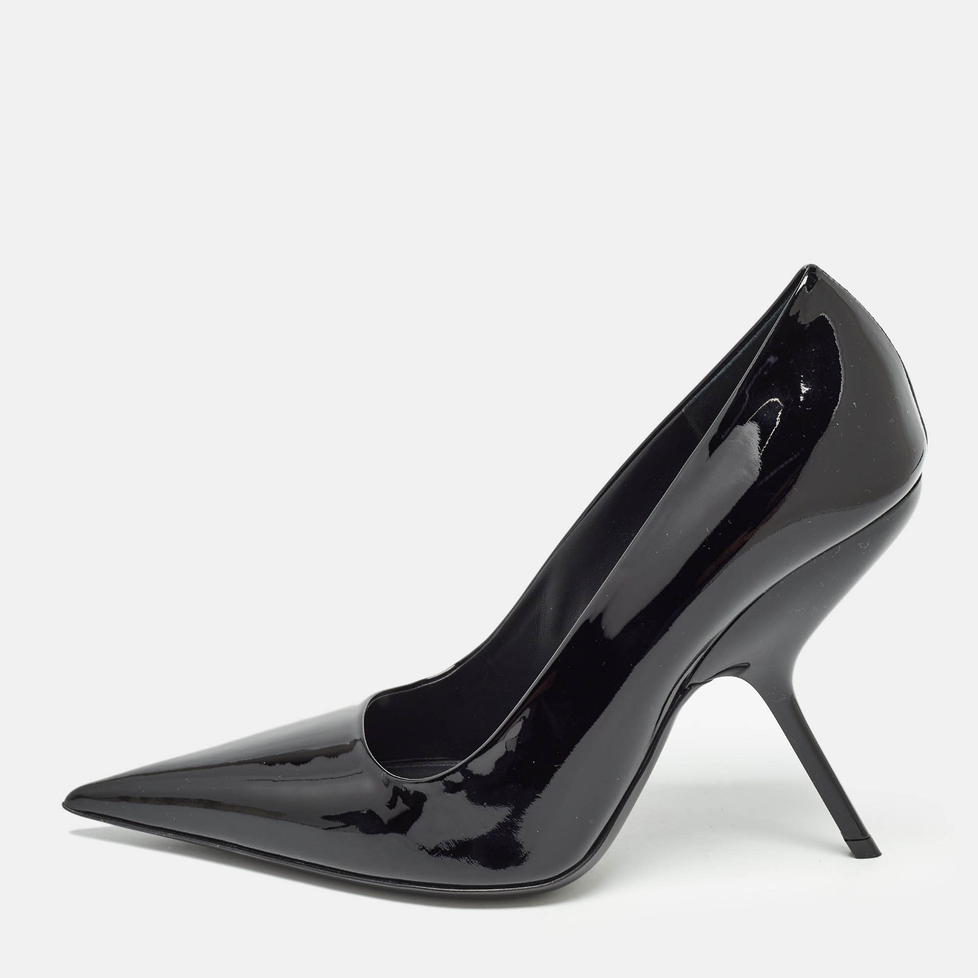 

Salvatore Ferragamo Black Patent Leather Eva Pumps Size