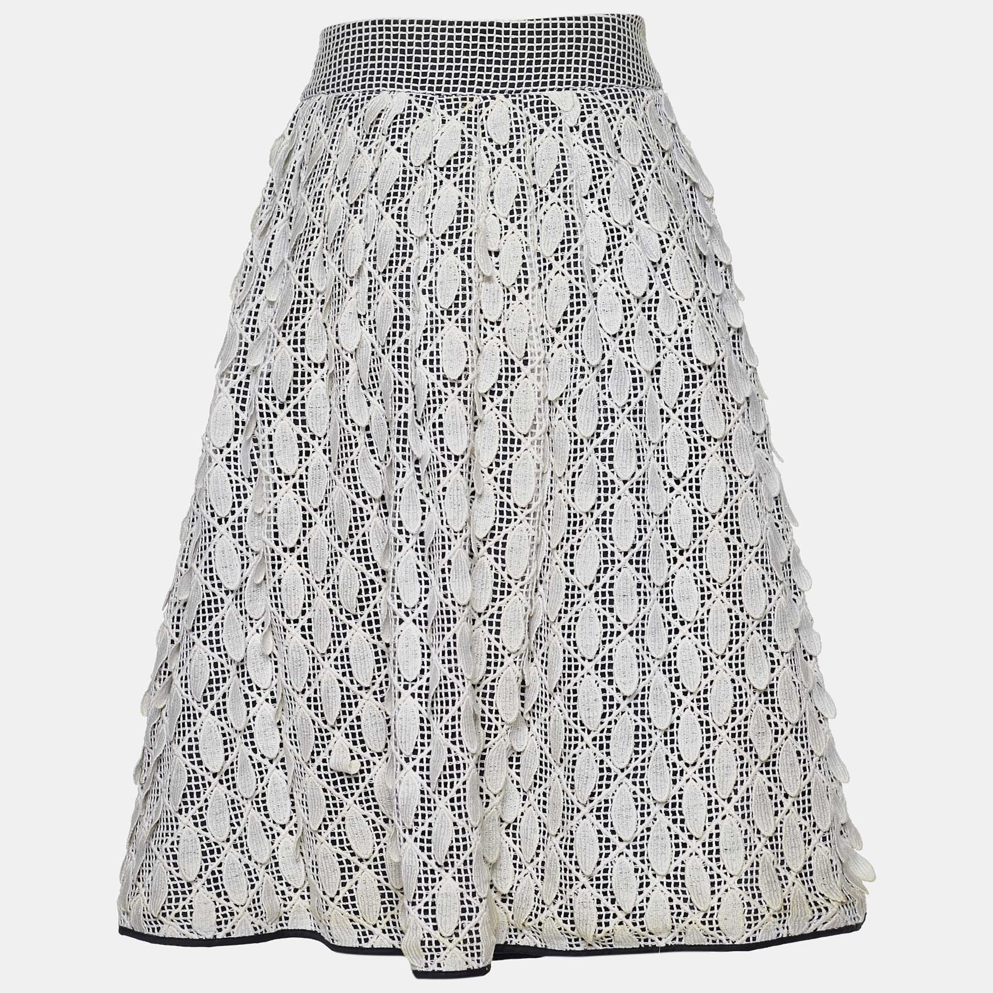 

Salvatore Ferragamo Monochrome Cotton Petal Applique Pleated Skirt, Cream