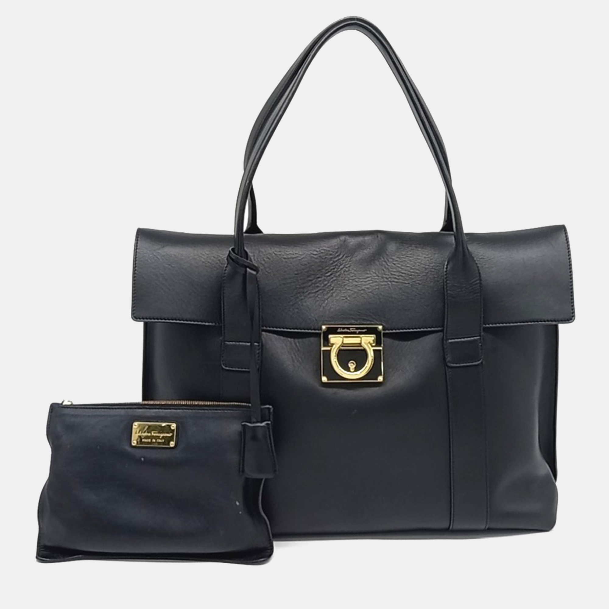 

Salvatore Ferragamo Black Leather Suki Bag
