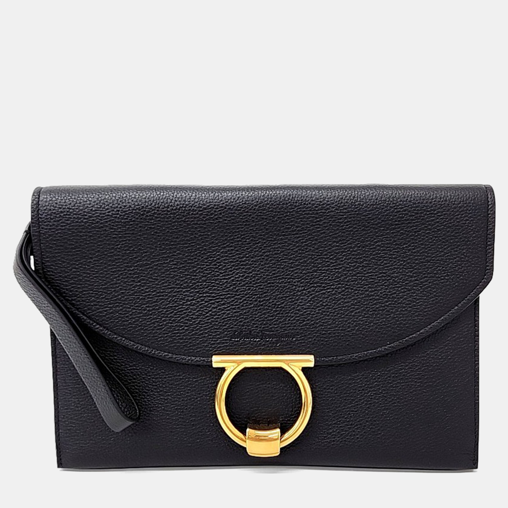 

Salvatore Ferragamo Black Leather clutch