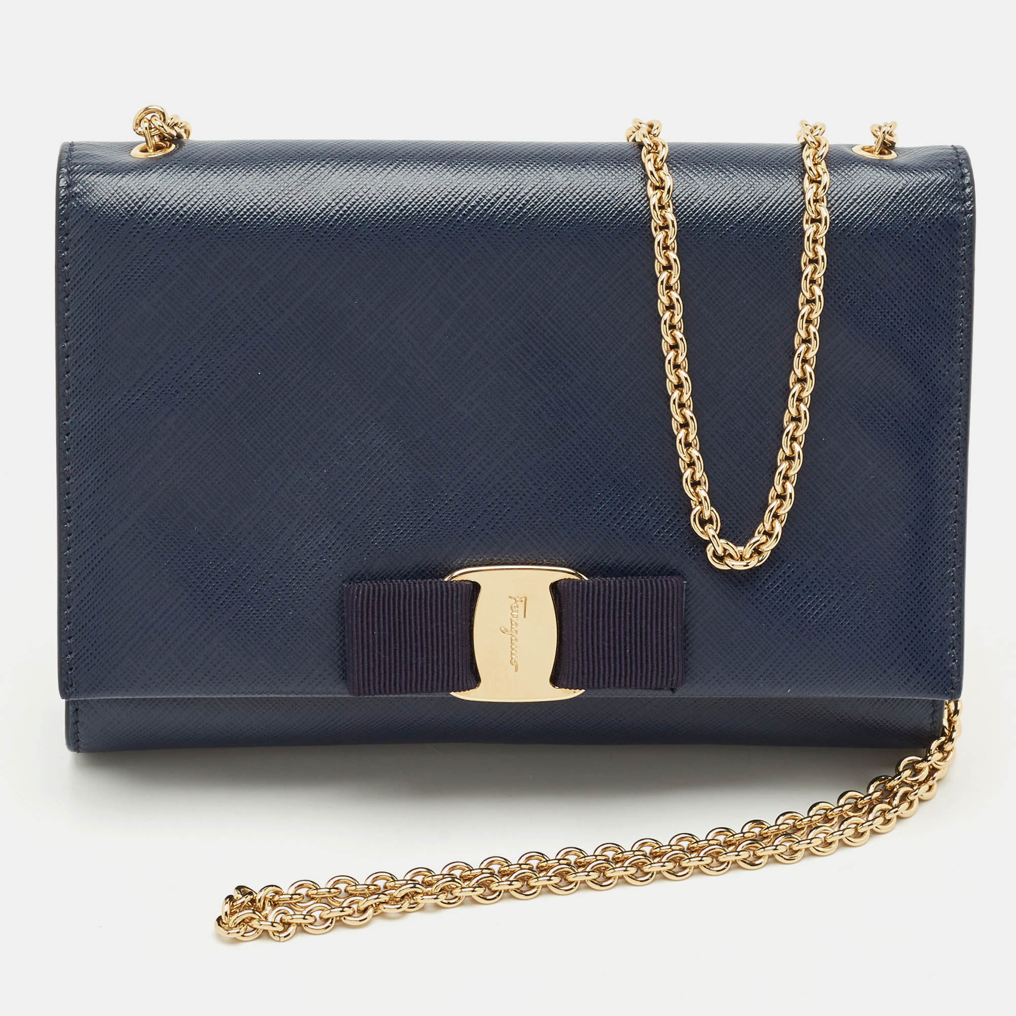 Pre-owned Ferragamo Navy Blue Leather Vara Bow Chain Clutch