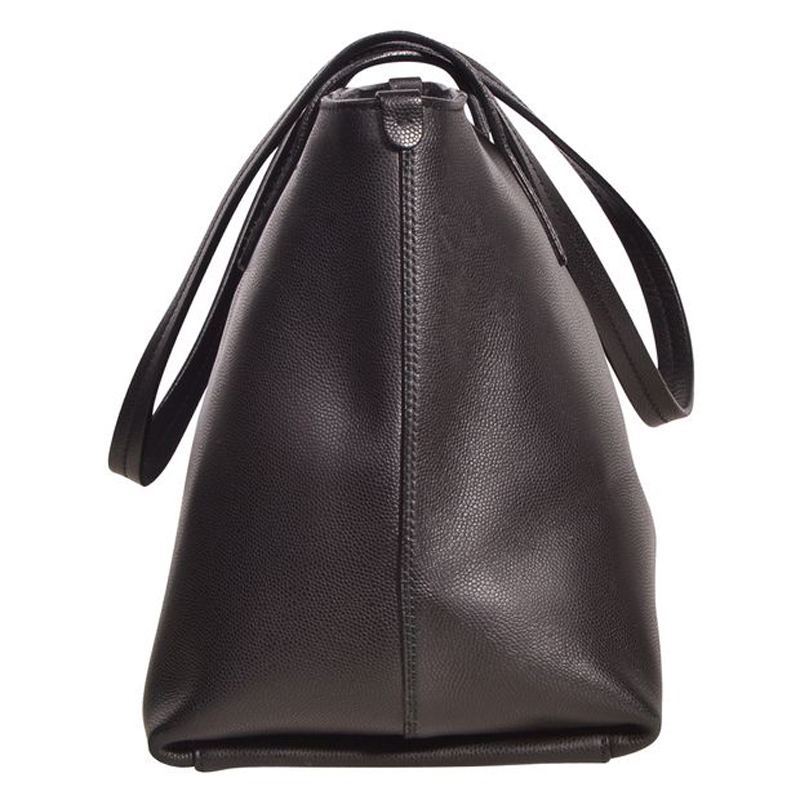 

Salvatore Ferragamo Black Leather Shoulder Bag