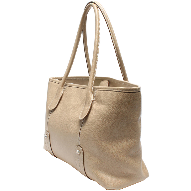 

Salvatore Ferragamo Beige Leather Tote Bag