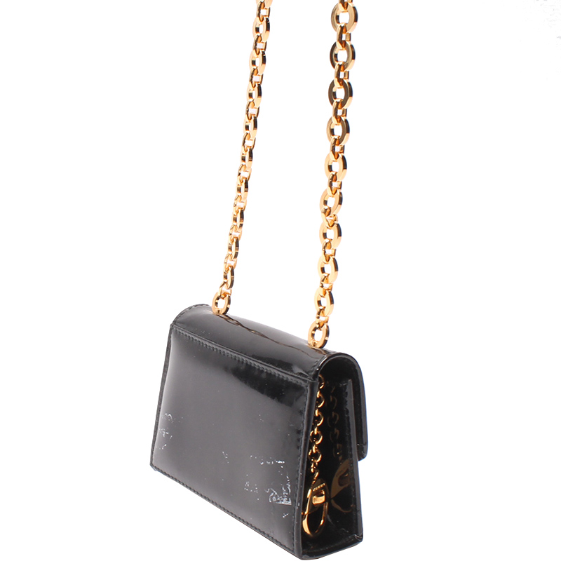 

Salvatore Ferragamo Black Patent Leather Chain Shoulder Bag