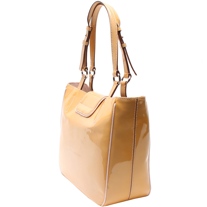 

Salvatore Ferragamo Beige Patent Leather Tote Bag