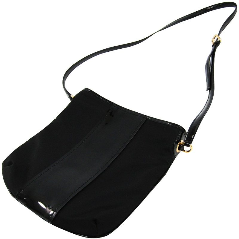 

Salvatore Ferragamo Black Patent Leather And Nylon Shoulder Bag