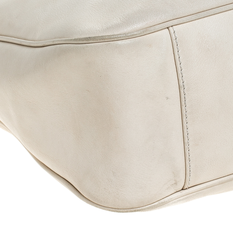 Pre-owned Ferragamo Off-white Leather Hobo