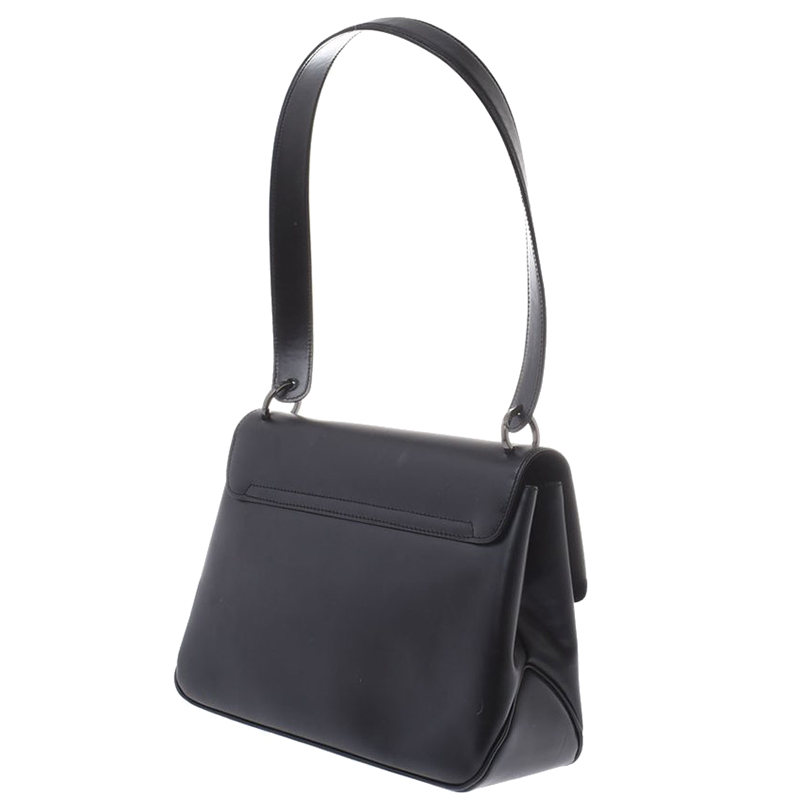 

Salvatore Ferragamo Black Calfksin Leather Shoulder Bag