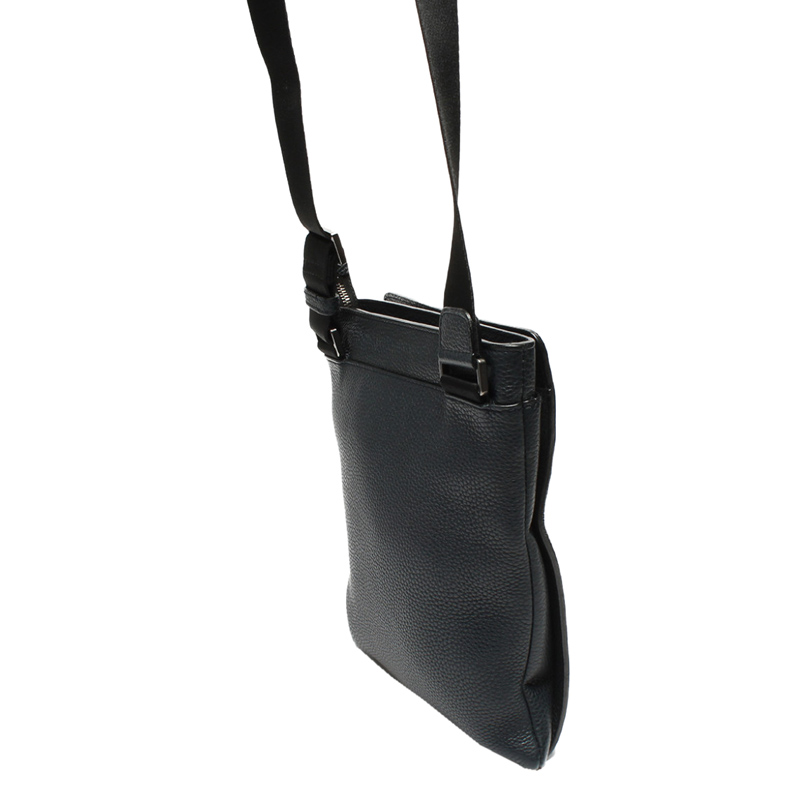 

Salvatore Ferragamo Navy Blue Leather Shoulder Bag