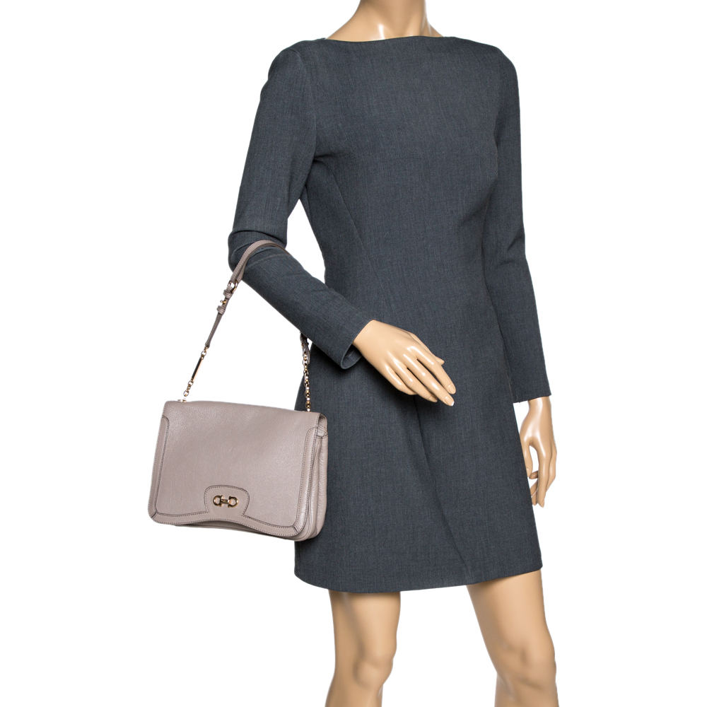 

Salvatore Ferragamo Beige Leather Shoulder Bag
