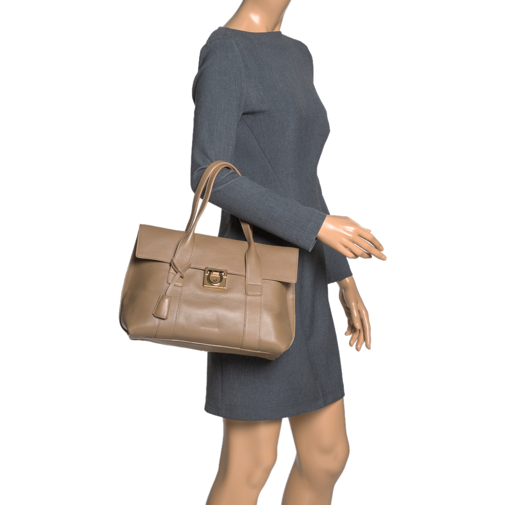 

Salvatore Ferragamo Beige Leather Sookie Top Handle Bag