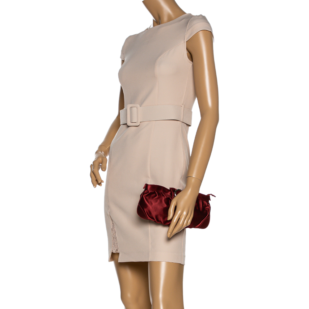 

Salvatore Ferragamo Red Satin Crystal Embellished Chain Clutch