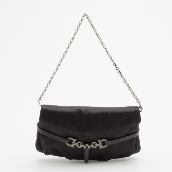 مملوكة مسبقًا Salvatore Ferragamo Black Satin Clutch