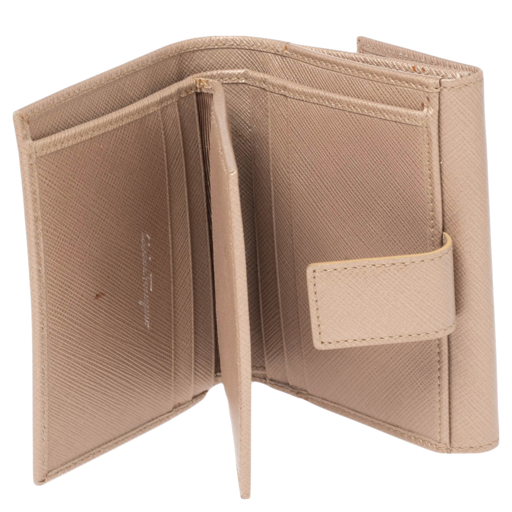 

Salvatore Ferragamo Gold Leather Double Gancio Flap Compact Wallet