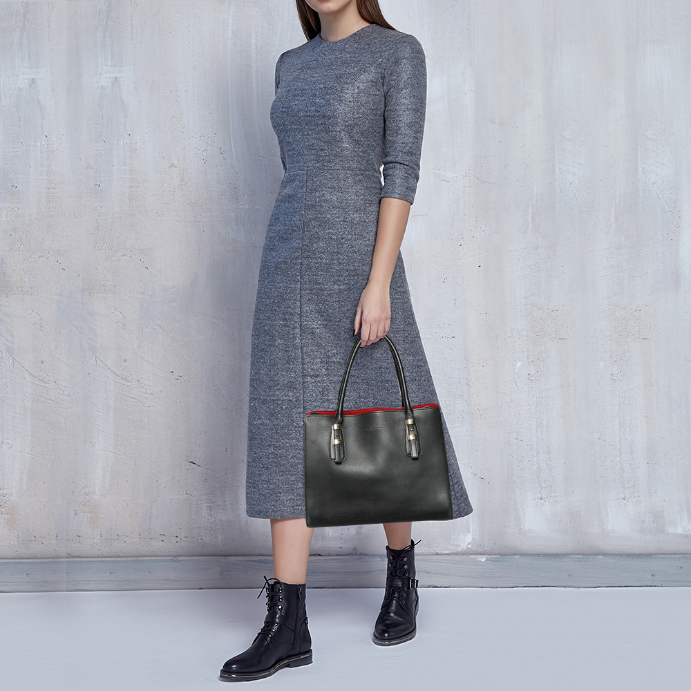 

Salvatore Ferragamo Black Leather Tote