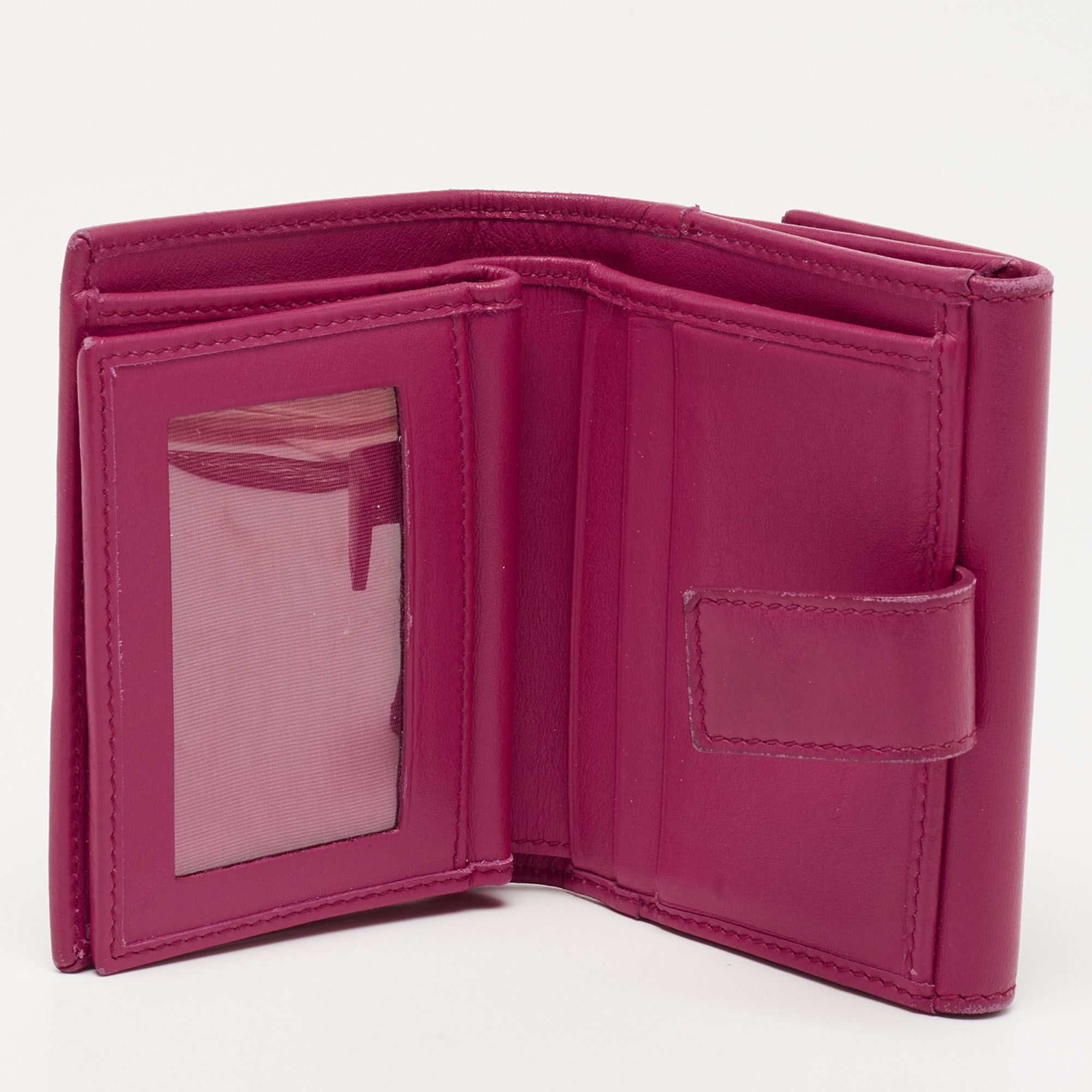 

Salvatore Ferragamo Fuchsia Leather Compact Wallet, Pink