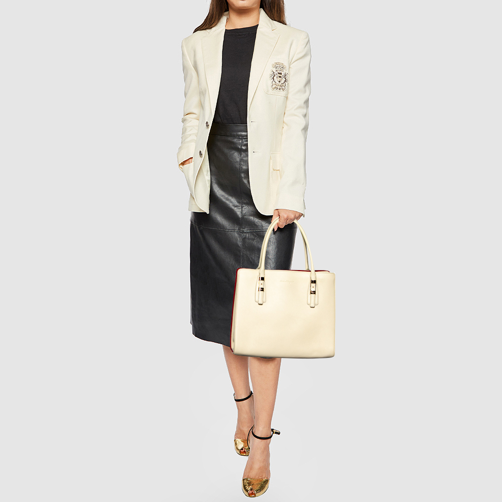 

Salvatore Ferragamo White Leather Tote