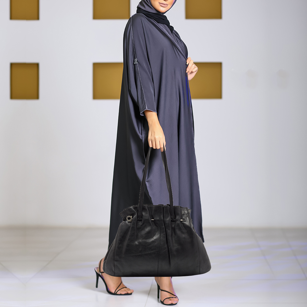 

Salvatore Ferragamo Black Leather Gathered Tote