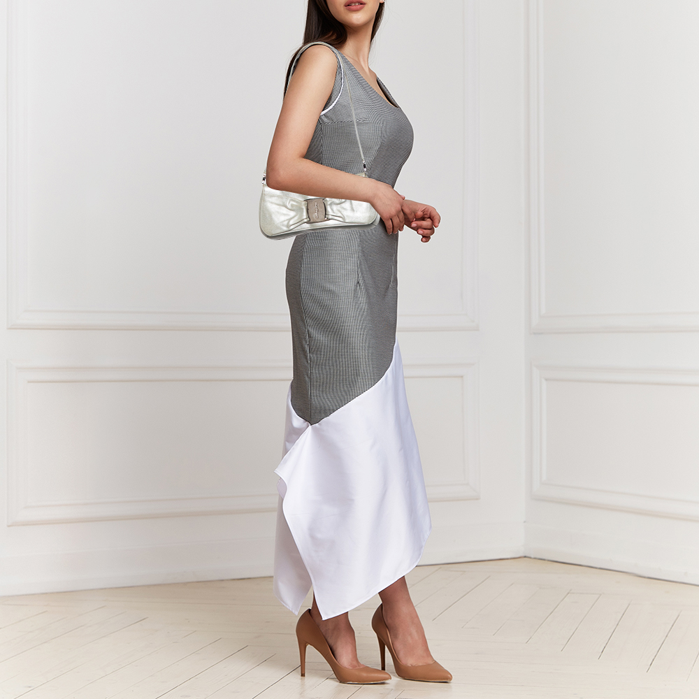 

Salvatore Ferragamo Silver Leather Bow Detail Shoulder Bag