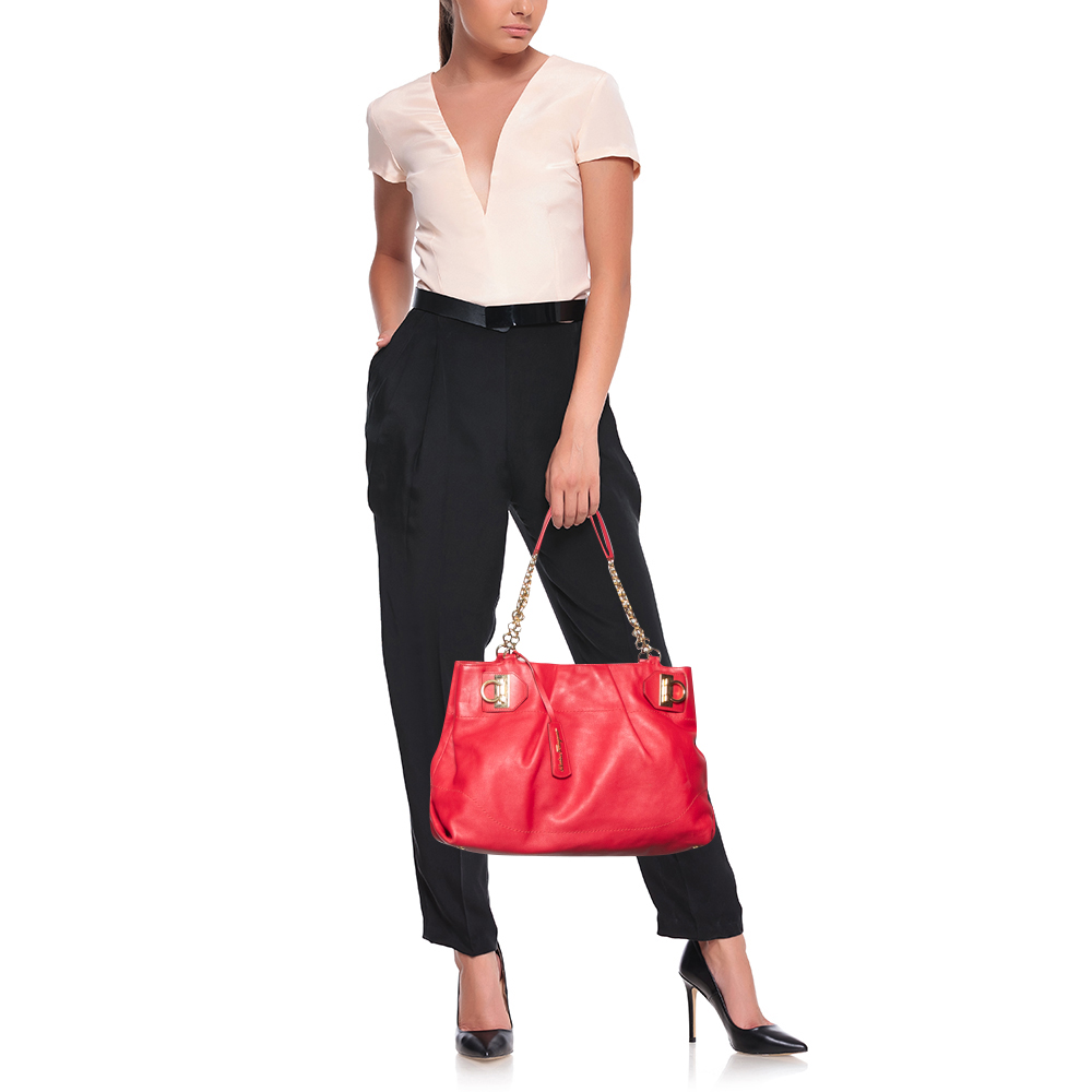 

Salvatore Ferragamo Red Leather Gancini Chain Tote