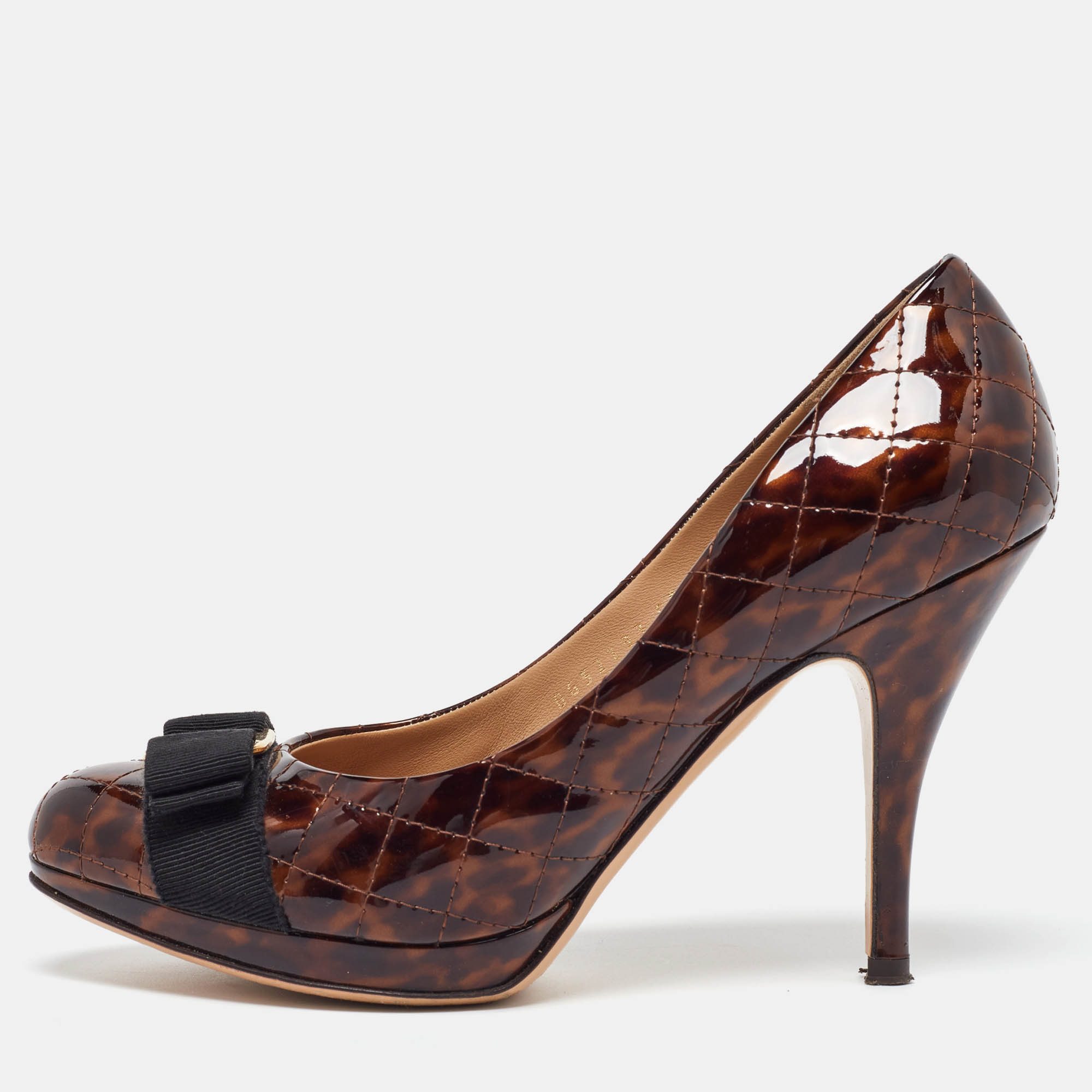 

Salvatore Ferragamo Brown Quilted Patent Leather Vara Bow Platform Pumps Size 38.5