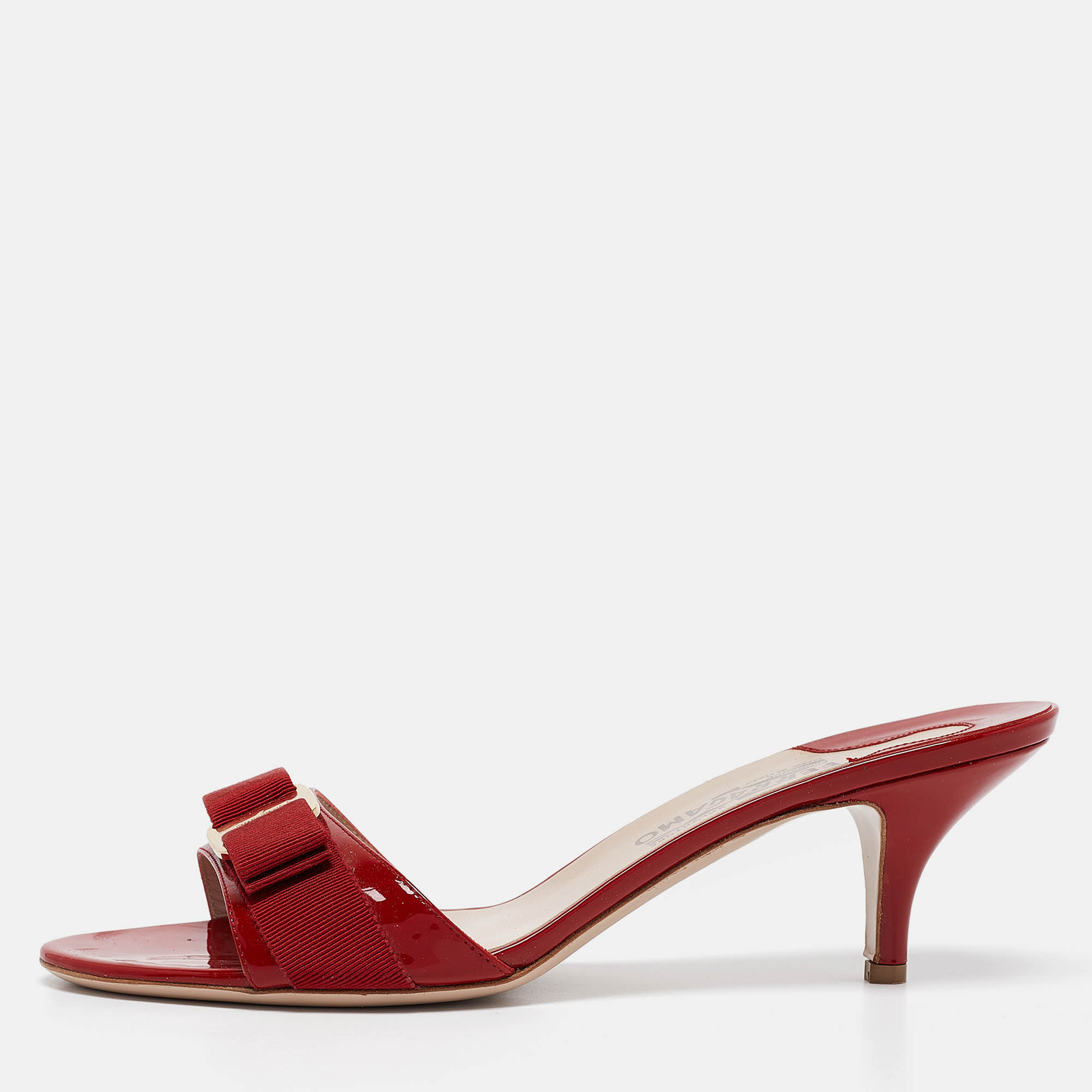 

Salvatore Ferragamo Red Patent Leather Vara Bow Slide Sandals Size 40