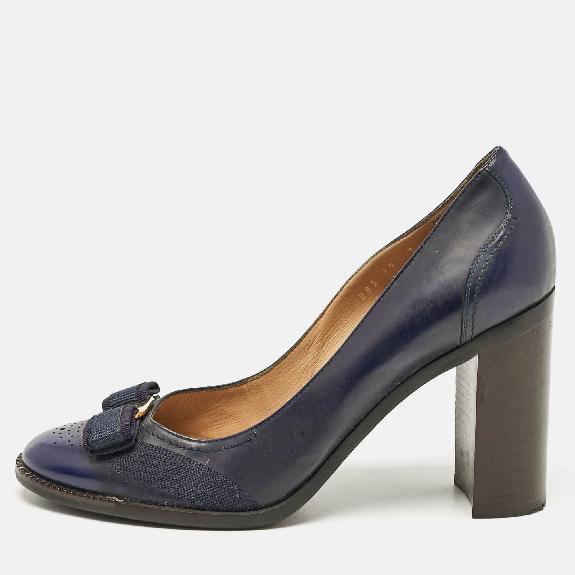 

Salvatore Ferragamo Navy Blue Leather Vara Bow Pumps Size 40.5