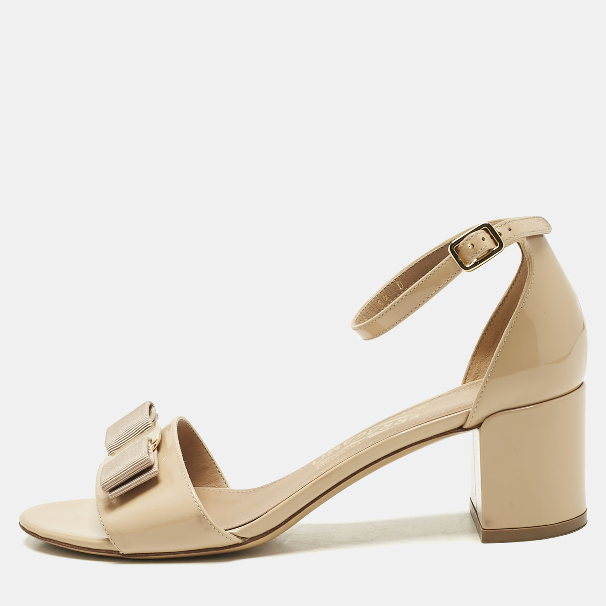 

Salvatore Ferragamo Beige Patent Leather Gavina Ankle Strap Sandals Size 37