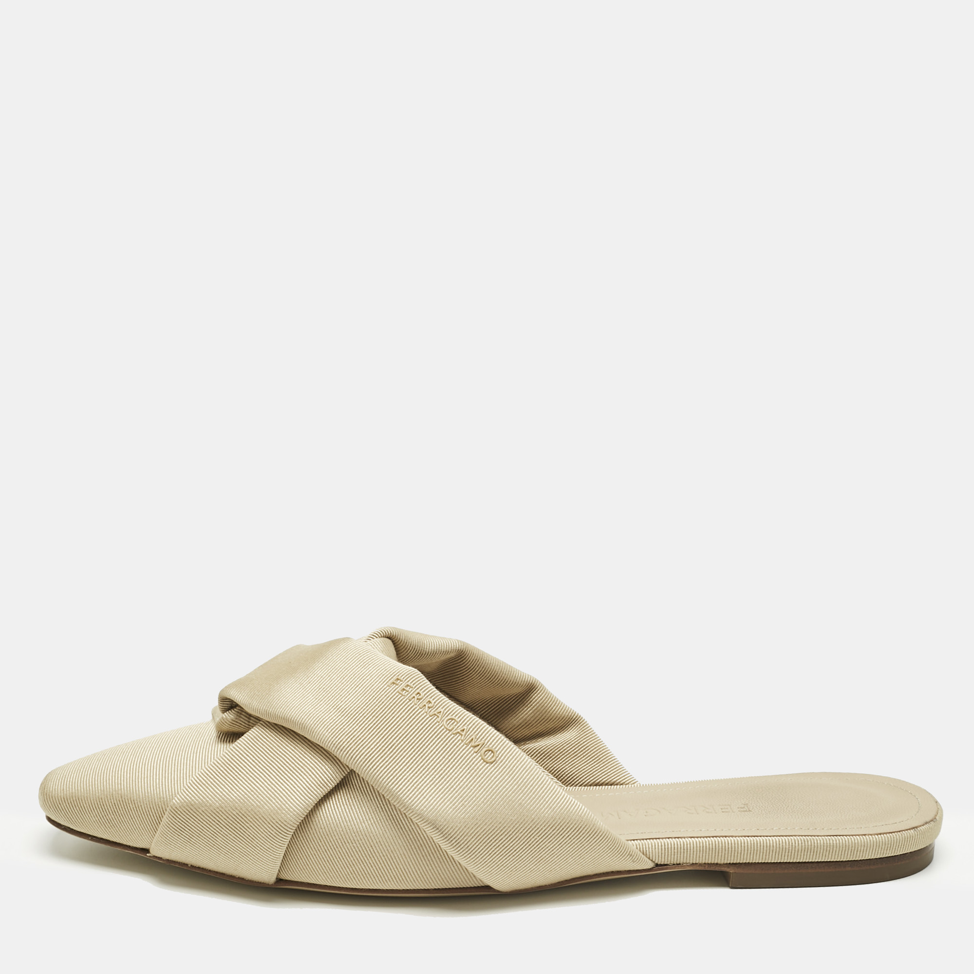 Pre-owned Ferragamo Beige Grosgrain Flat Mules Size 39.5 In Sand