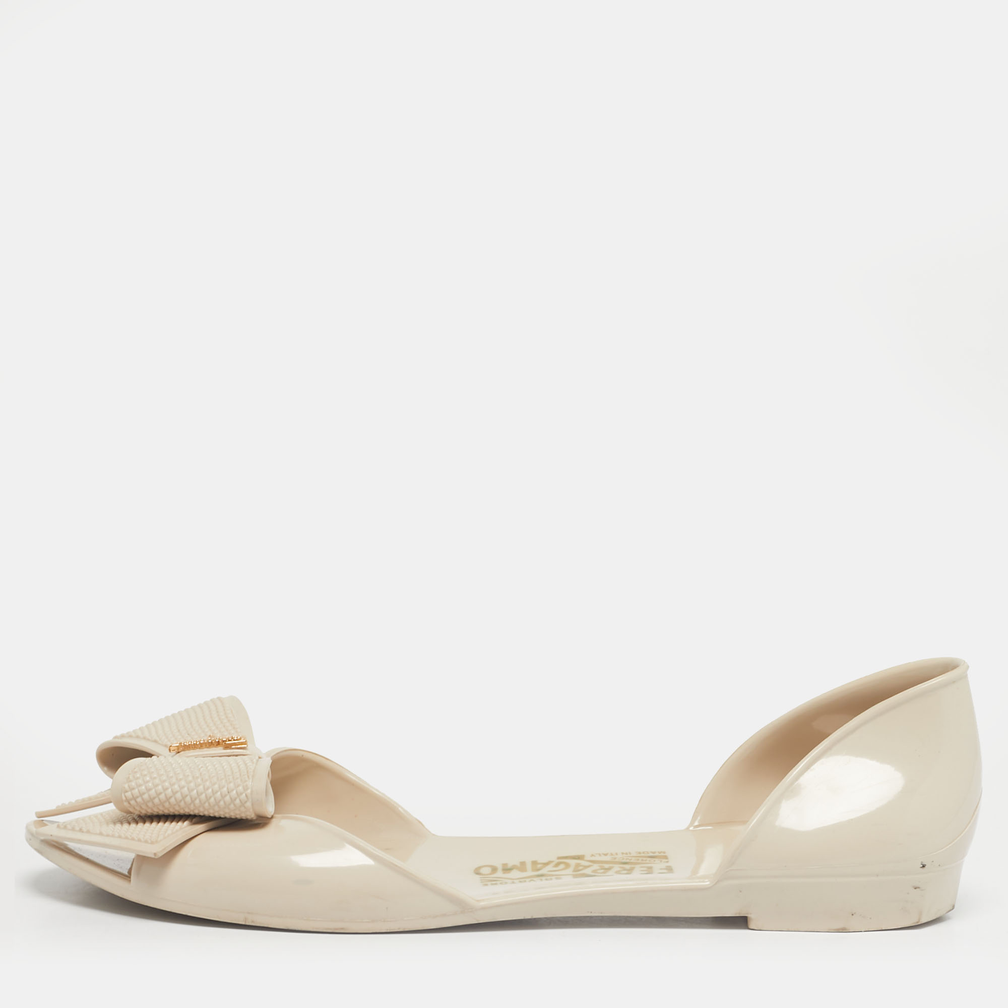 Pre-owned Ferragamo Beige Rubber Bow Ballet Flats Size 37.5 In Sand