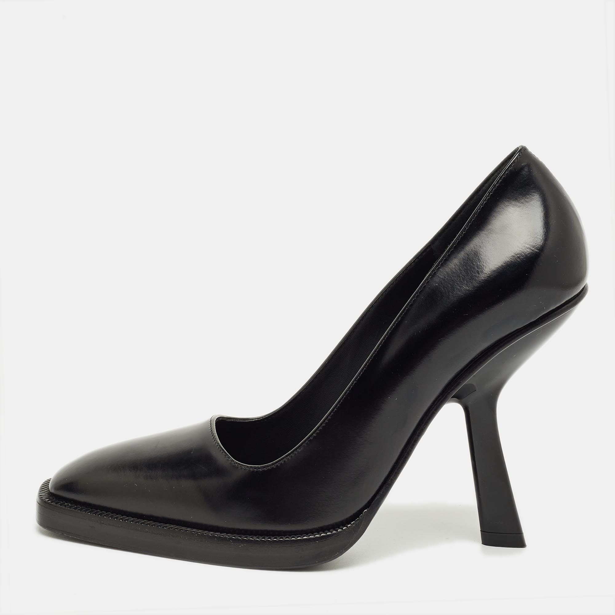 Pre-owned Ferragamo Black Leather Anser Pumps Size 37