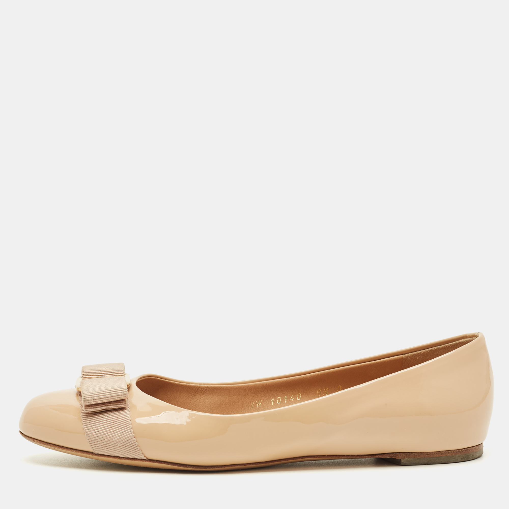 Pre-owned Ferragamo Varina Size 37 Beige Patent Leather Ballet Flats In Sand