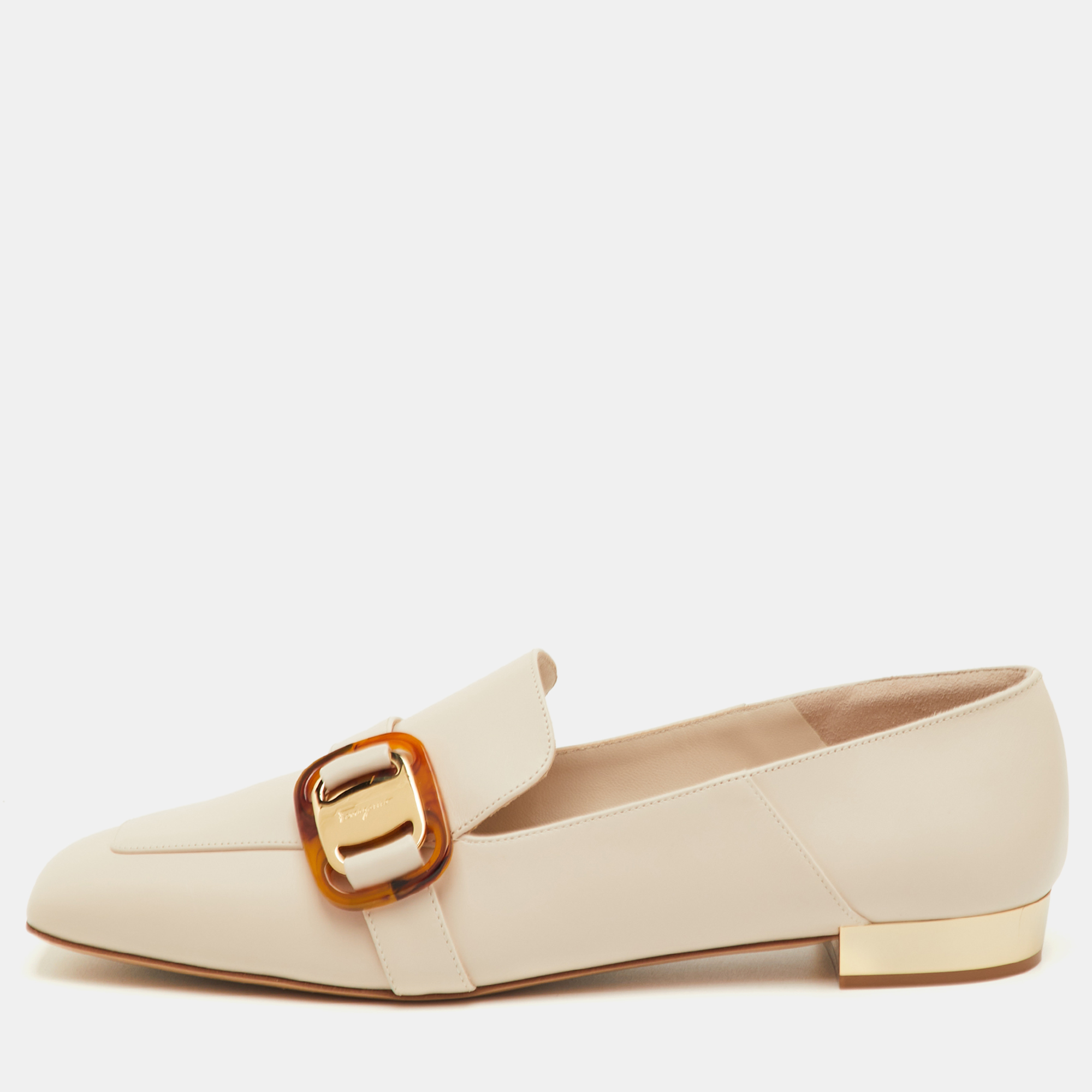 Pre-owned Ferragamo Size 41 Slip On Cream Leather Loafers In White