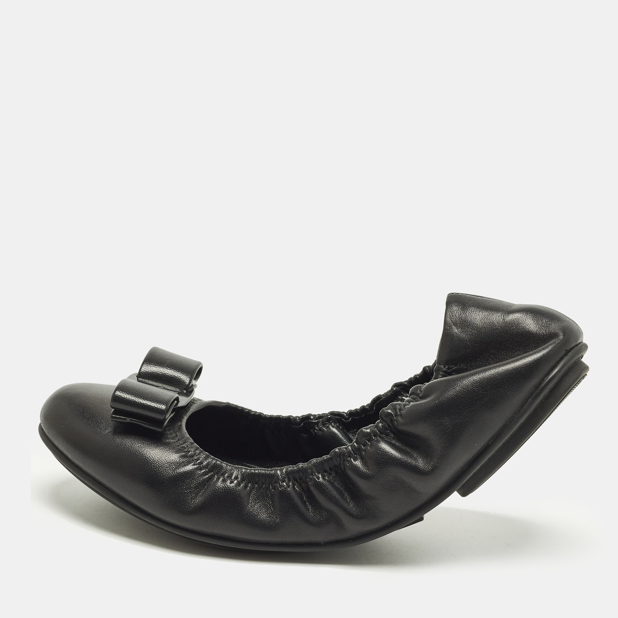 

Salvatore Ferragamo Vara Bow Size 38.5 Black Leather Ballet Flats