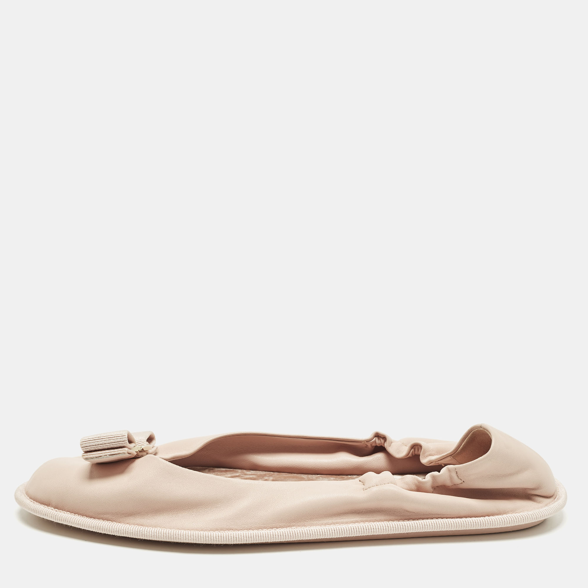 

Salvatore Ferragamo Vara Bow Size 38 Pink Leather Scrunch Ballet Flats