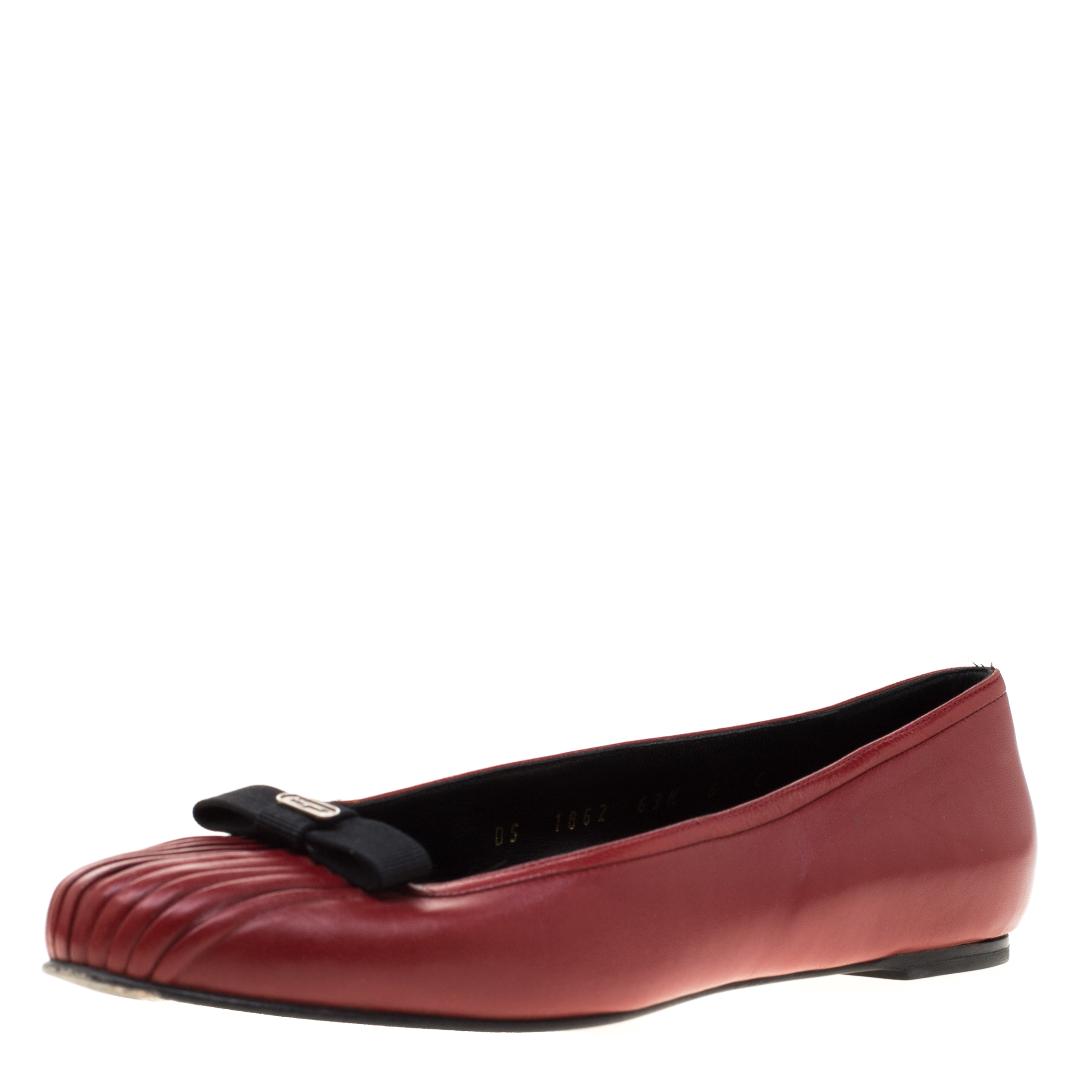 Salvatore Ferragamo Red Pleated Leather Bow Detail Ballet Flats Size 36 ...