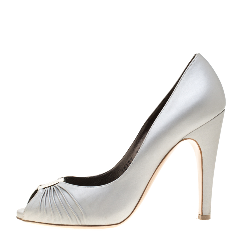 

Salvatore Ferragamo Grey Leather Fiberia Peep Toe Pumps Size