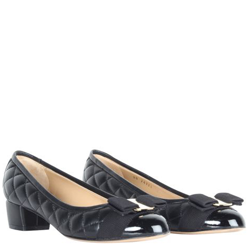 

Salvatore Ferragamo Black Quilted Leather Bow Pumps Size