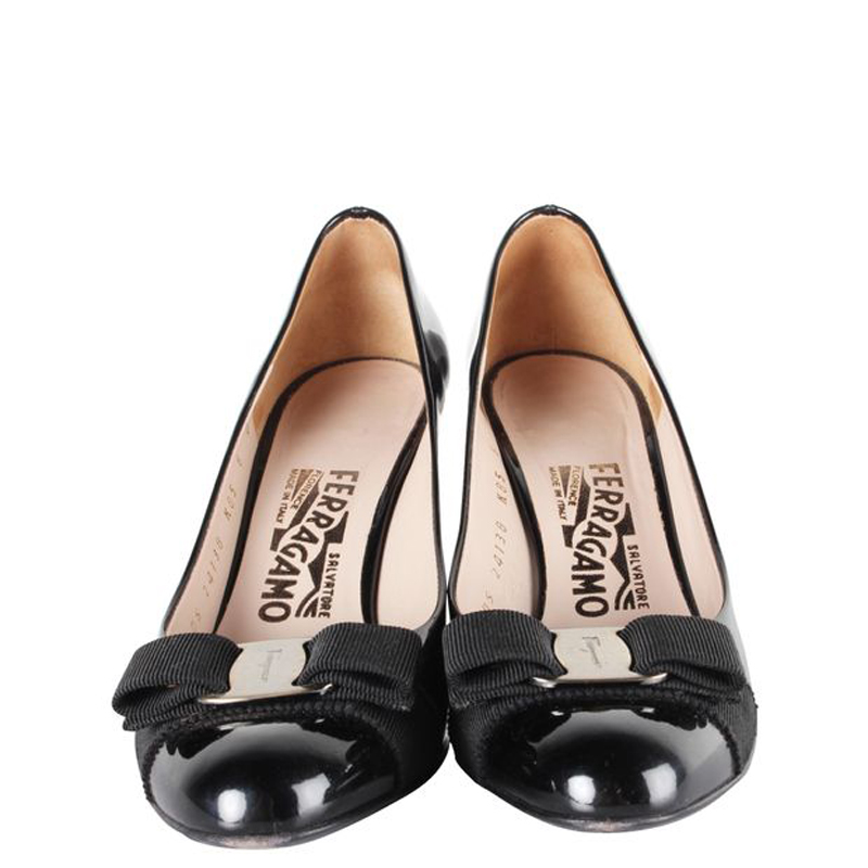 

Salvatore Ferragamo Black Patent Leather Carla Pumps Size