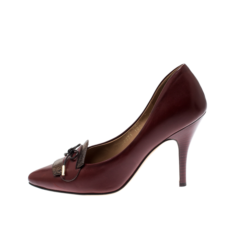 

Salvatore Ferragamo Burgundy Leather And Python Trim Bow Pointed Toe Pumps Size