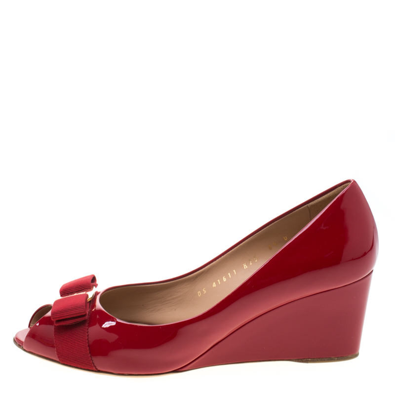

Salvatore Ferragamo Red Patent Leather Sissi Bow Peep Toe Wedge Pumps Size