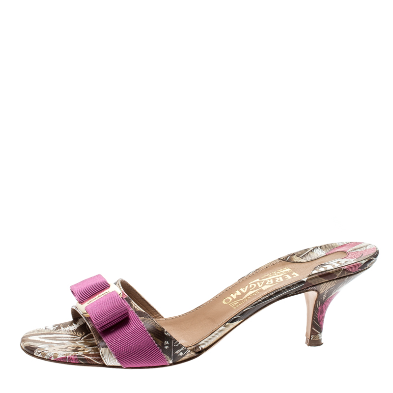 

Salvatore Ferragamo Multicolor Printed Leather Glory Bow Slides Size