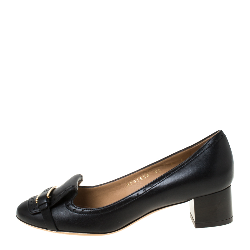 

Salvatore Ferragamo Black Leather Pumps Size