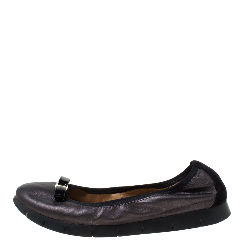 

Salvatore Ferragamo Black Leather Platform Scrunch Ballet Flats Size