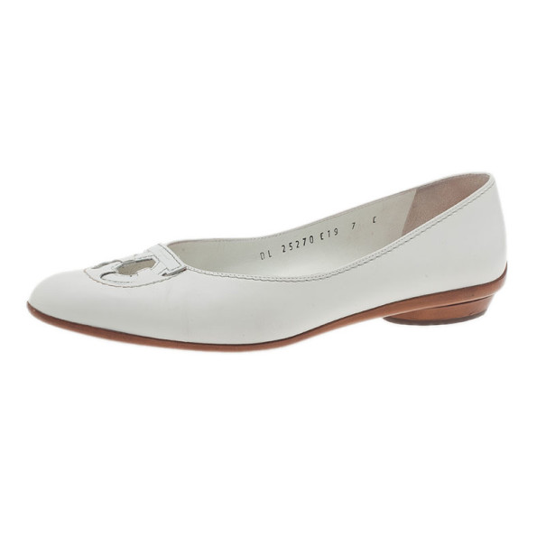 Pre Owned Salvatore Ferragamo White Leather Fly Ballet Flats Size 37.5