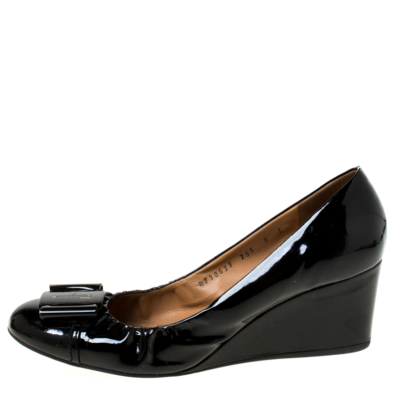 

Salvatore Ferragamo Black Patent Leather Scrunch Buckle Wedges Pumps Size