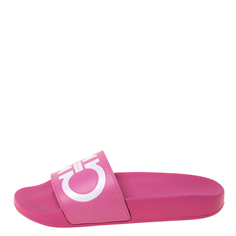

Salvatore Ferragamo Pink Rubber Pool Slides Size 35.5
