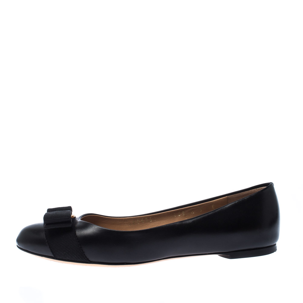 

Salvatore Ferragamo Black Leather Vara Bow Ballet Flats Size