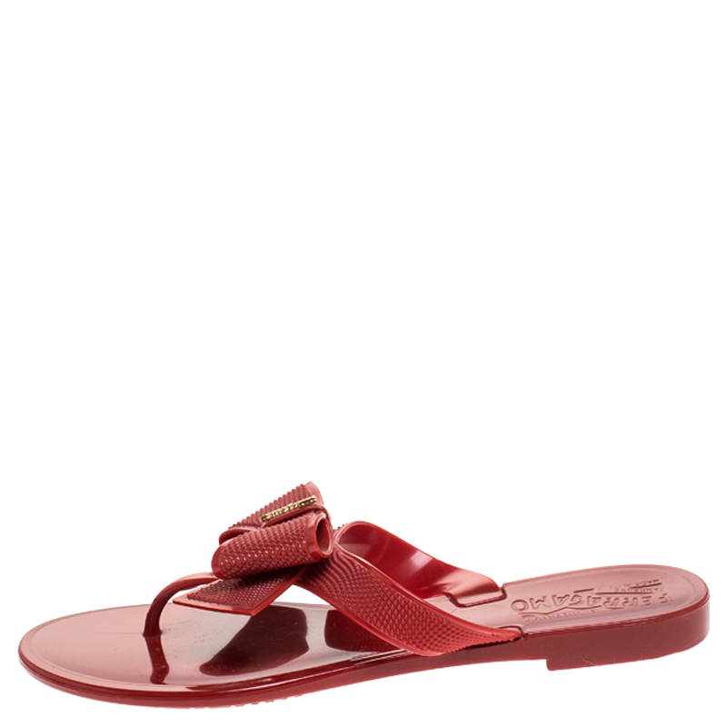 

Salvatore Ferragamo Red Rubber Bali Thong Sandals Size